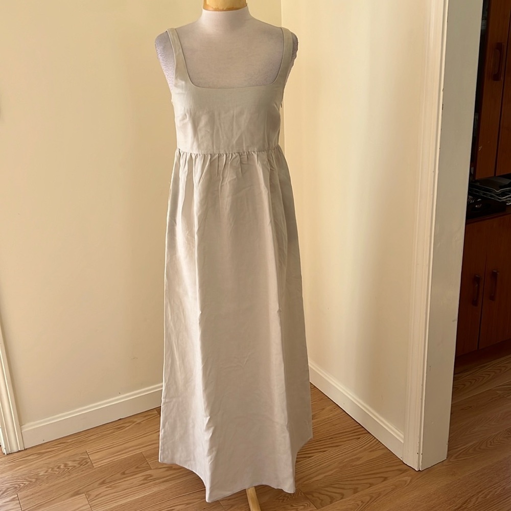 Zara small tan long dress with pockets.